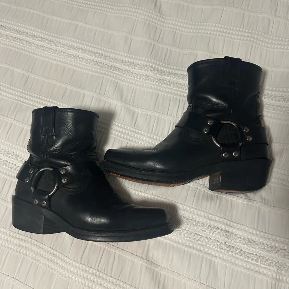 Harley Davidson Black Leather Harness Ankle Boots - Picture 3 of 13